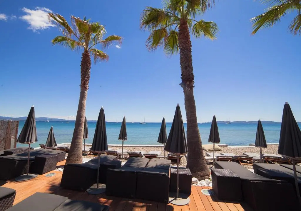 Bor Hôtel & Restaurant - Plage privée