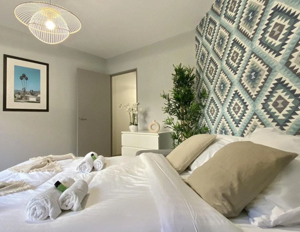1607 - Wonderful apartment with terrace on garden