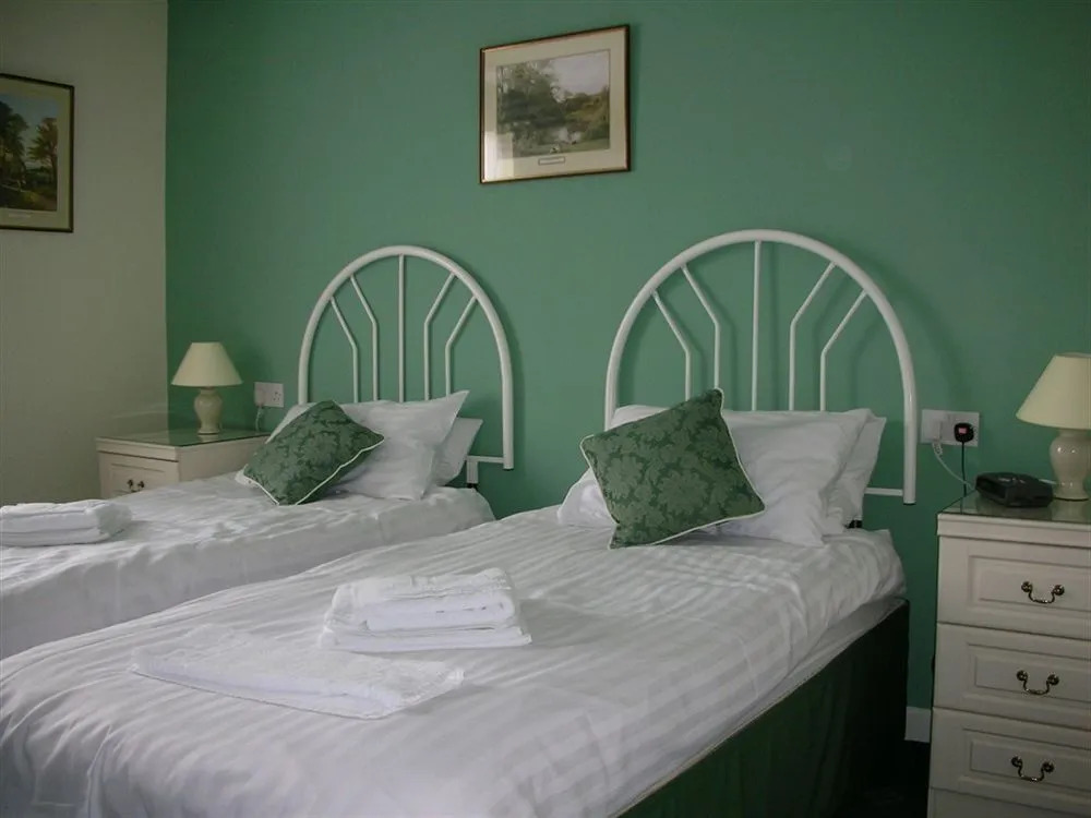 Earlston House
