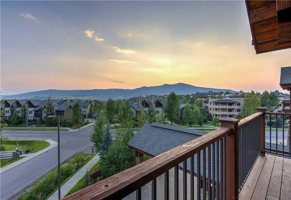 6302 Bear Lodge, Trappeur's Crossing Apartment 3