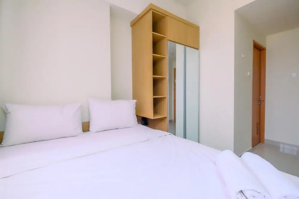 Good Choice And Strategic 2Br Without Living Room Evenciio Apartment