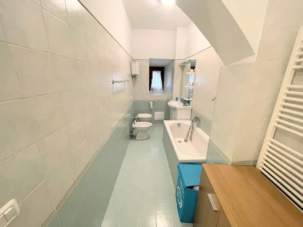Centrally Located Spoleto, Sleeps 6 , Car not Needed, Wifi N6625