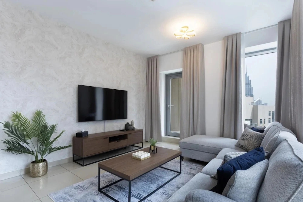 Luxury 2BR Downtown Apt With Burj Khalifa View