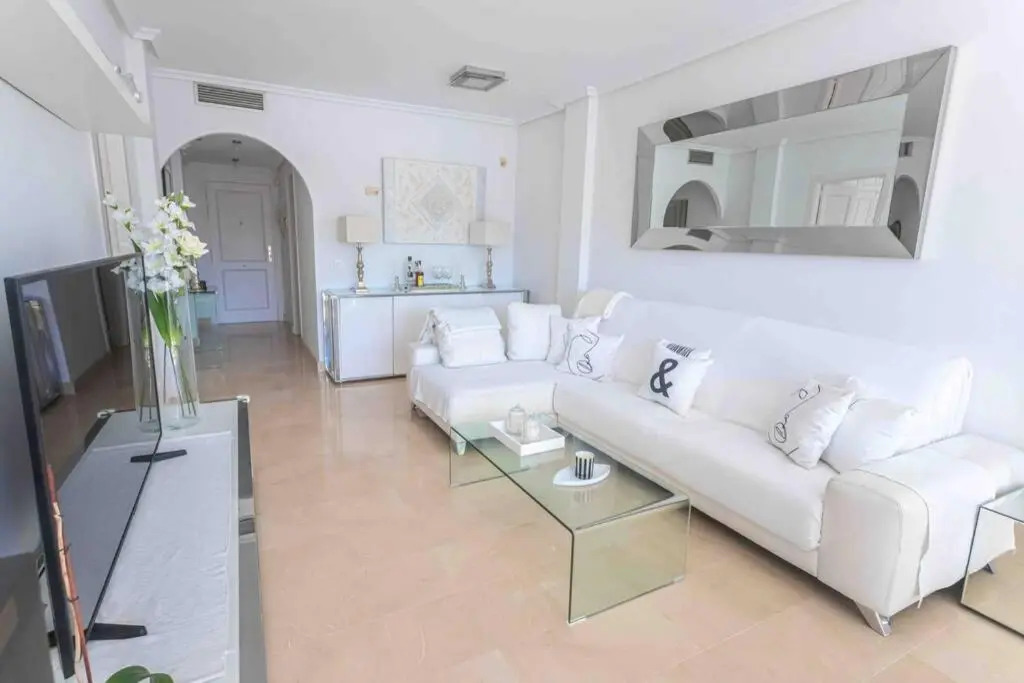 Brigth Apartment/2BED/2BATH/100m beach/Sea Views