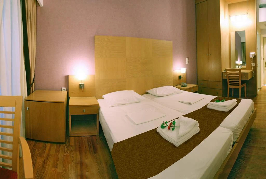 Sandy Bay Hotel
