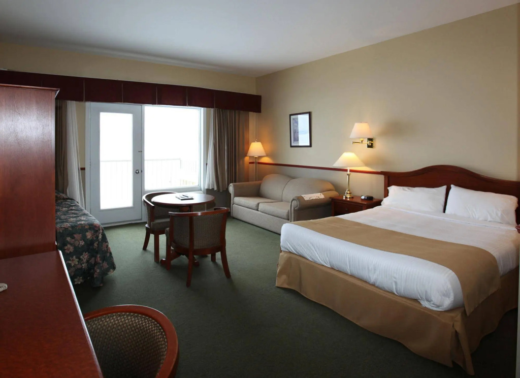 BATTURES Hotel Fjord Saguenay