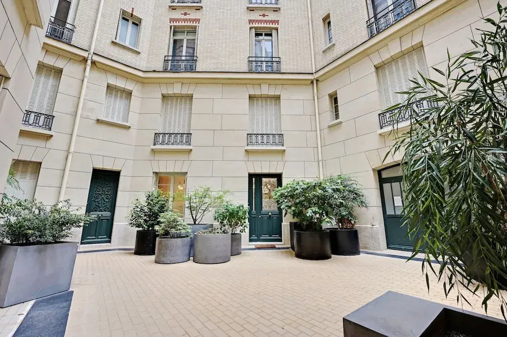 Superb Apartment With Terrace 2br/4p Trocadero