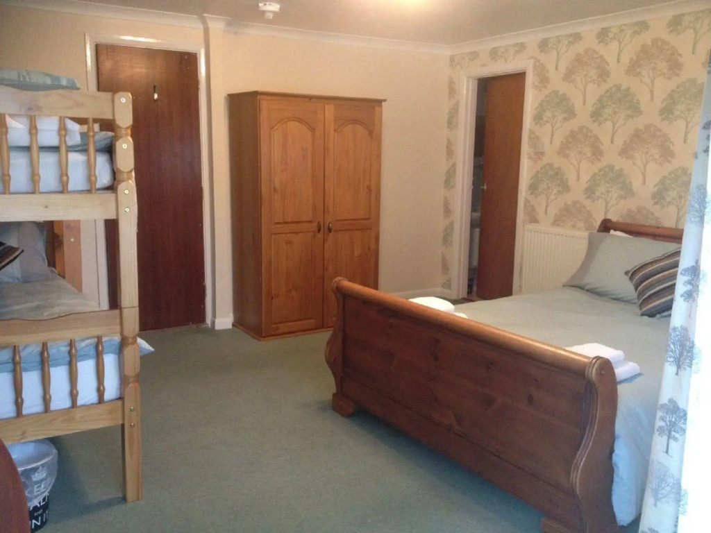 Pine Lodge Hotel