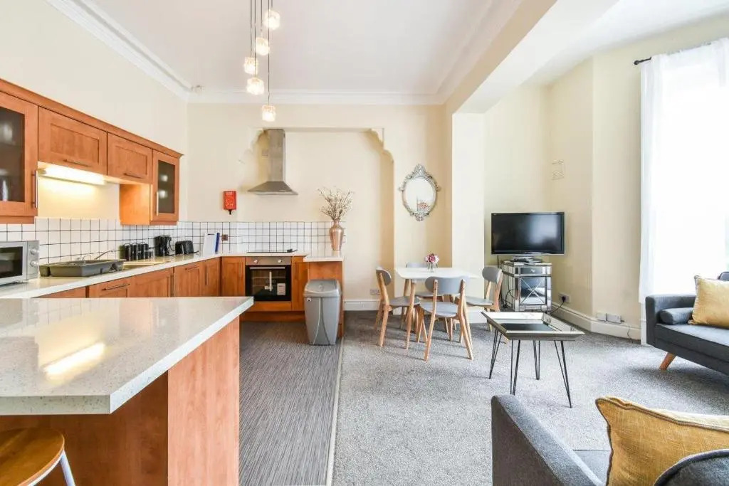 Holgate Manor Apartment