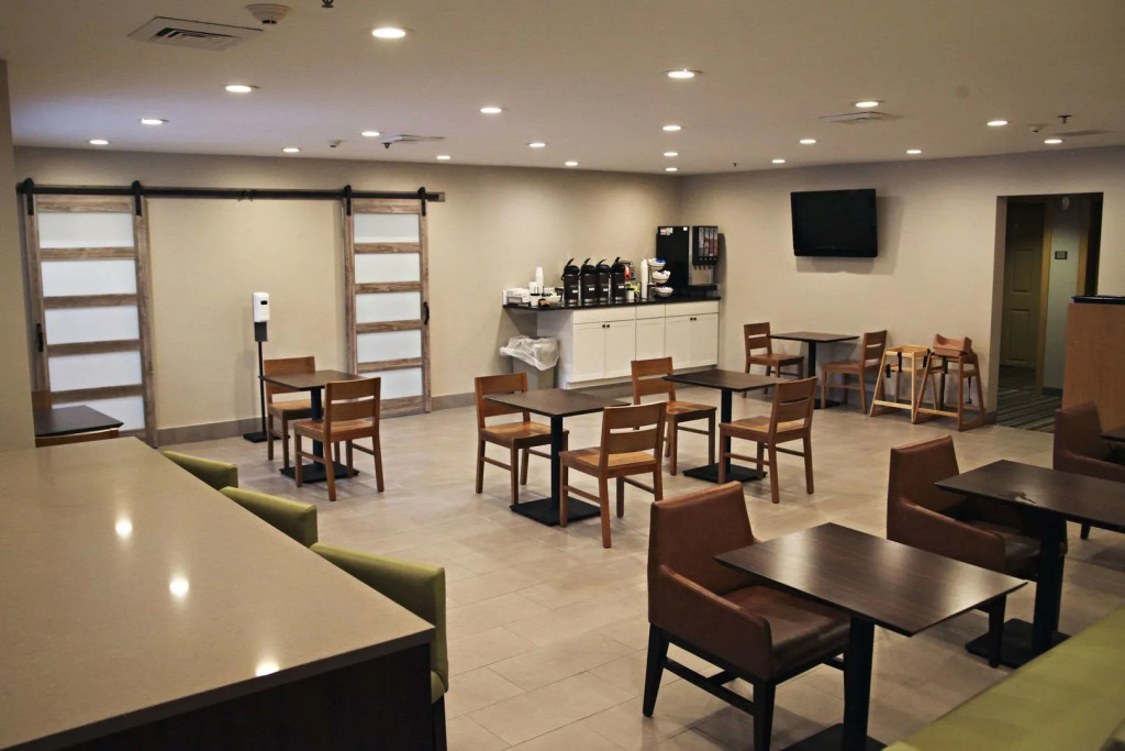 Country Inn & Suites by Radisson, Frackville , PA