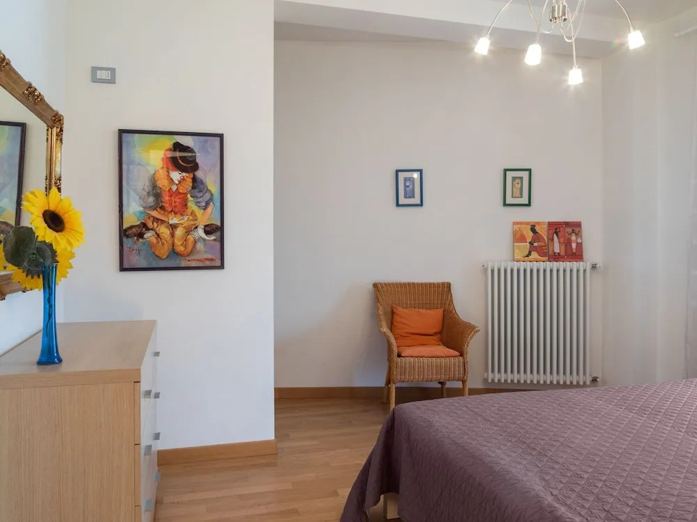 Elegant Holiday Home in Lazise with Swimming Pool near Lake