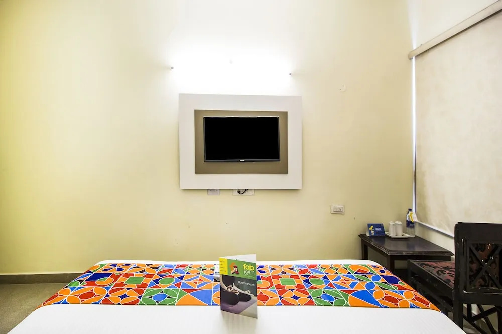 FabHotel Evergreen