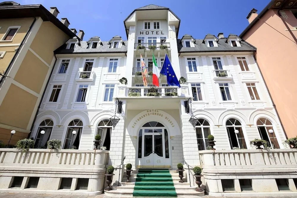 Hotel Croce Bianca