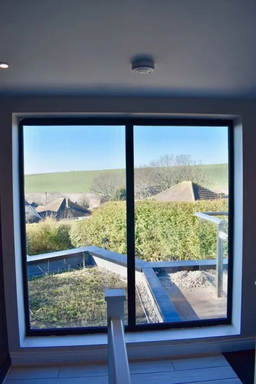 Modern 3 Bedroom House With Stunning Views