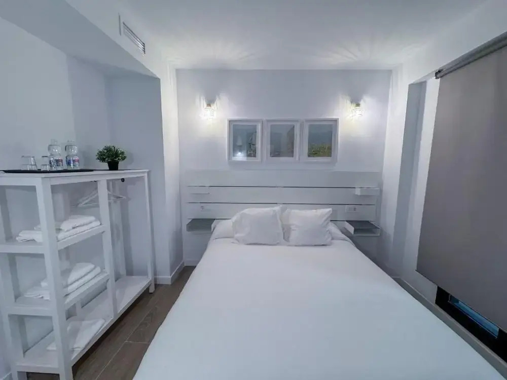 ZUR Boutique Hostel