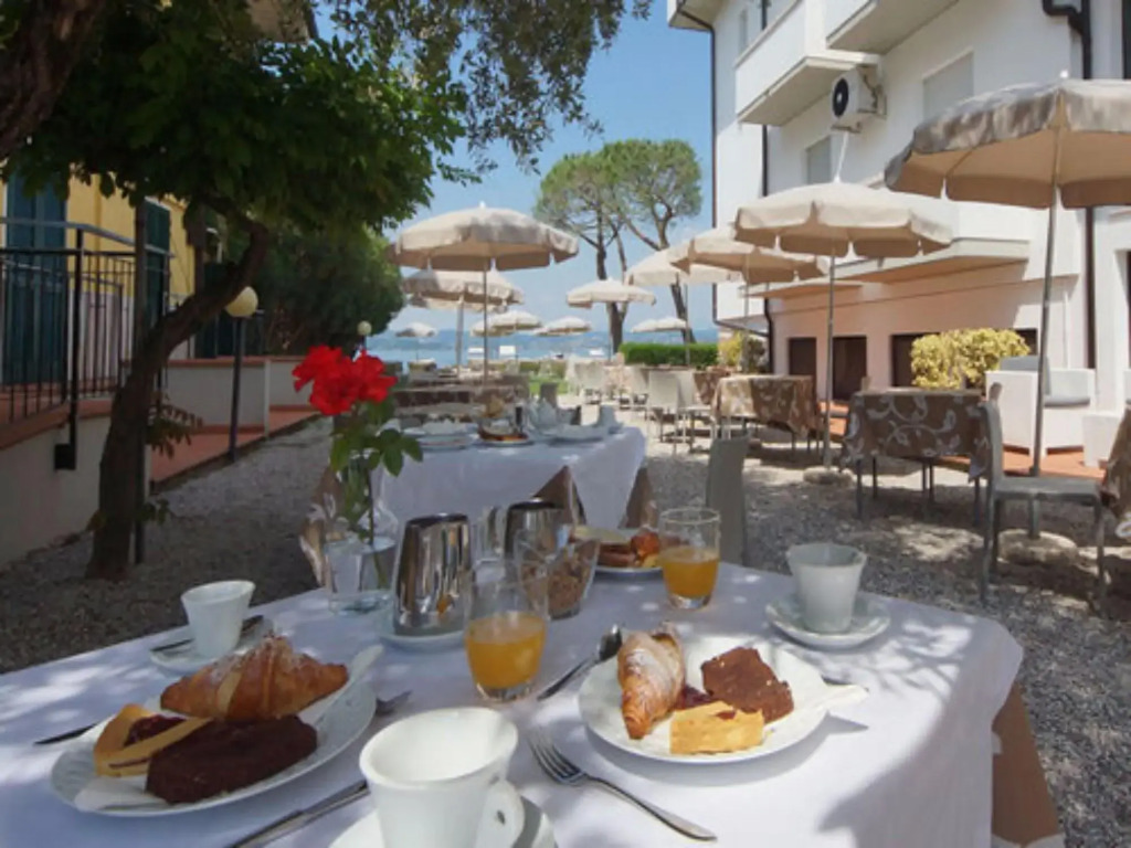 Hotel Saviola