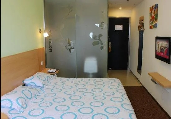 Motel168 East Bai Zhang Road Inn