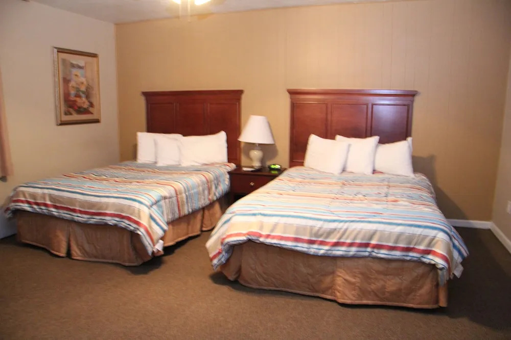 Green Acres Hotel