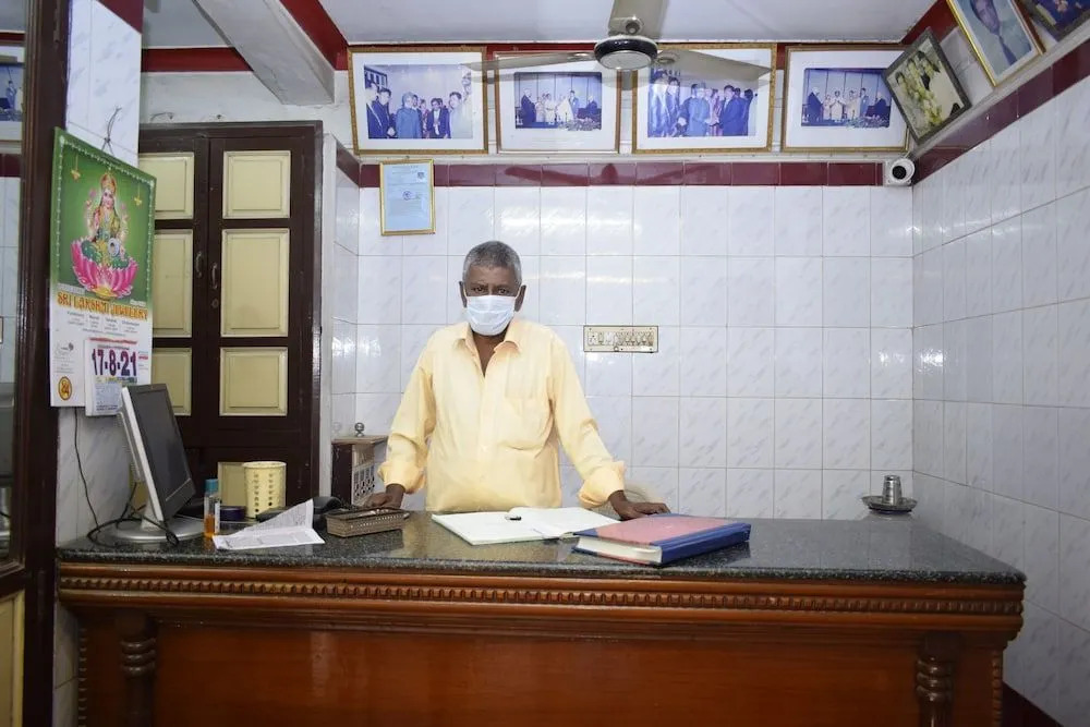 Parisha Residency- Temple Side Hotel