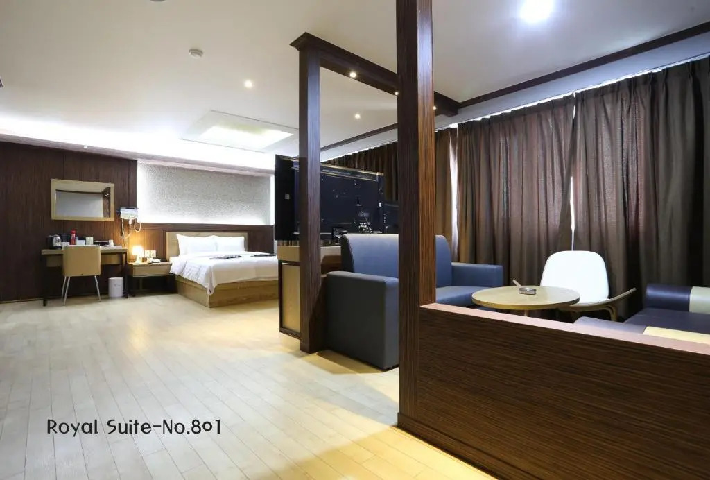 Joy Hotel