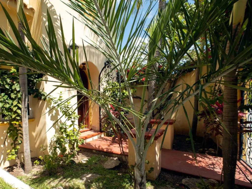 Casa Zarah - Hacienda Family Home - Pool and 2-Block to Beach