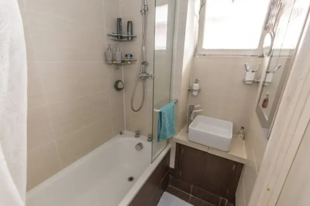 Eson2 - Chancery Lane Hideaway