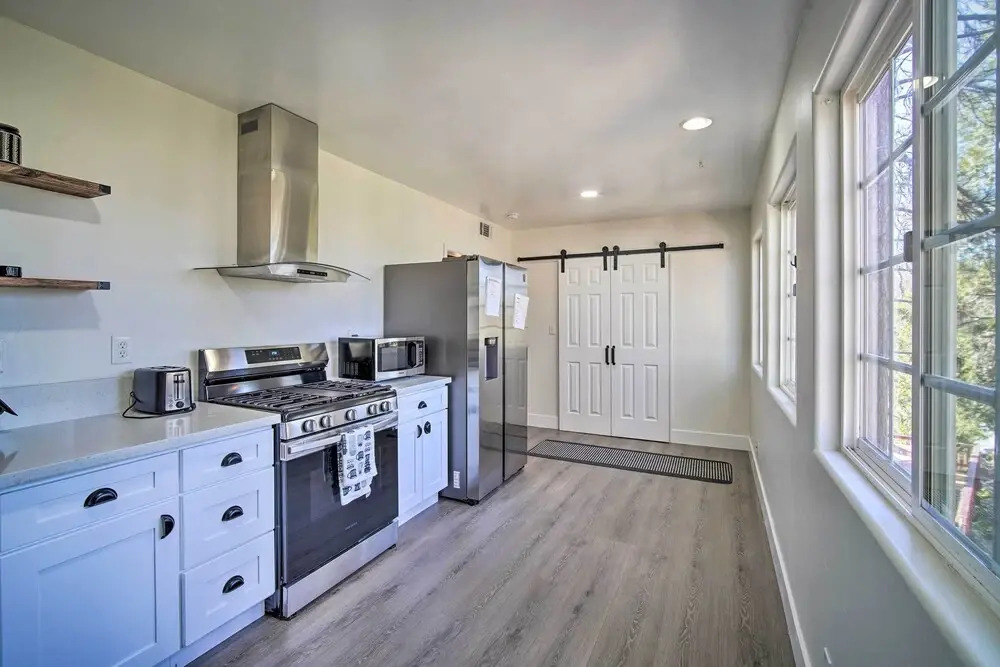 Relaxing Lake Arrowhead Home ~ 1 Mi to Lake!