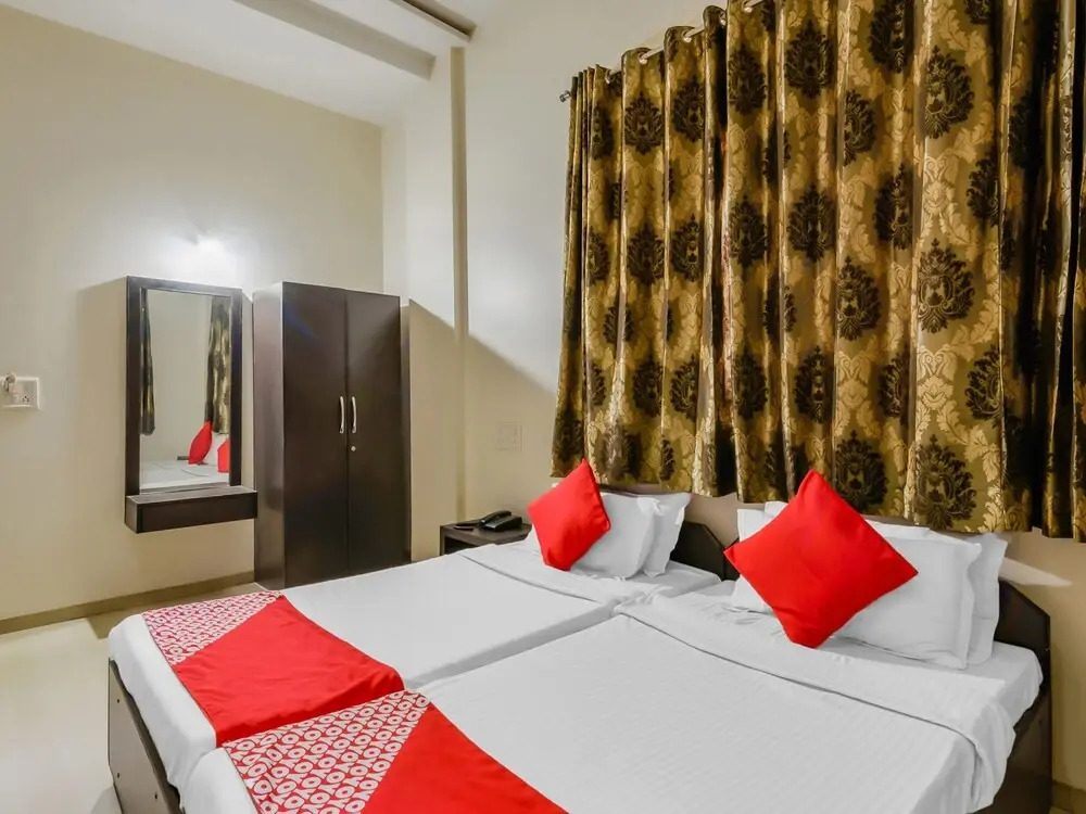 OYO 22349 Hotel Rainbow Inn