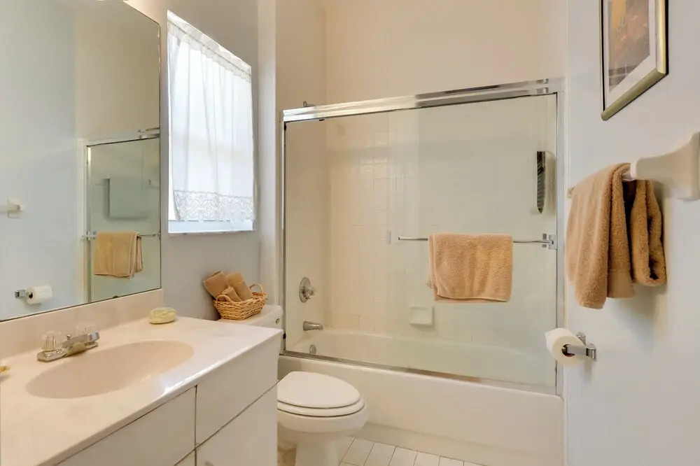 Ft Lauderdale Area Condo - Walk to Beach & Shops!