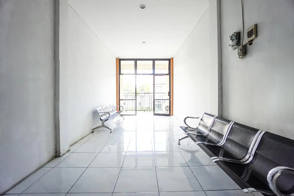 OYO 1693 Edward Residence Malalayang