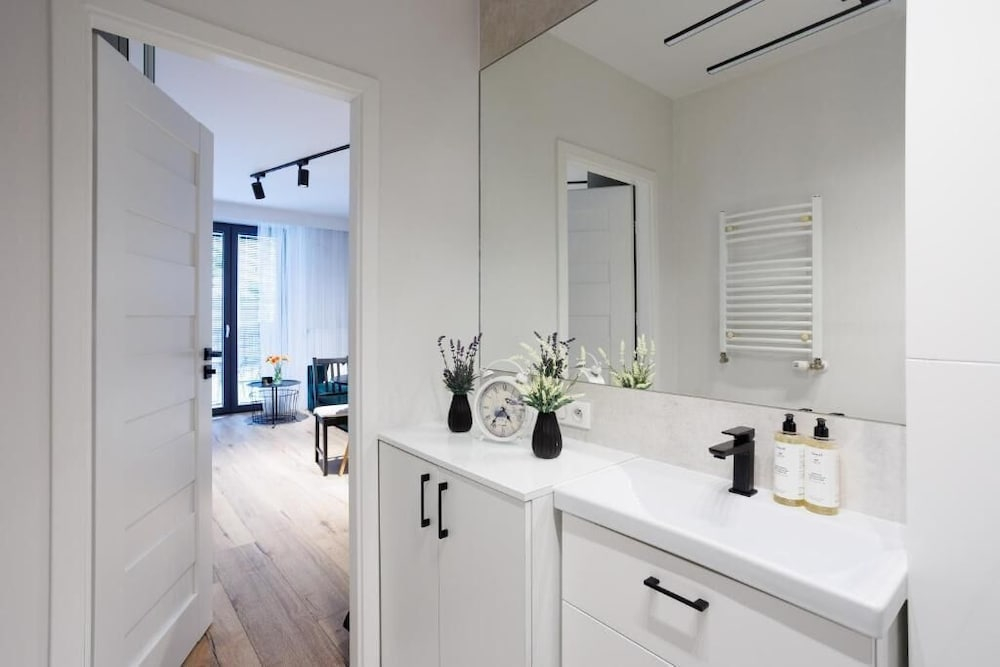 Malila Apartments Limanowskiego 37
