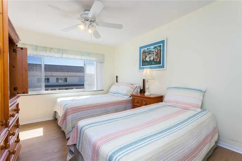 Four Winds F15 - Two Bedroom Condo
