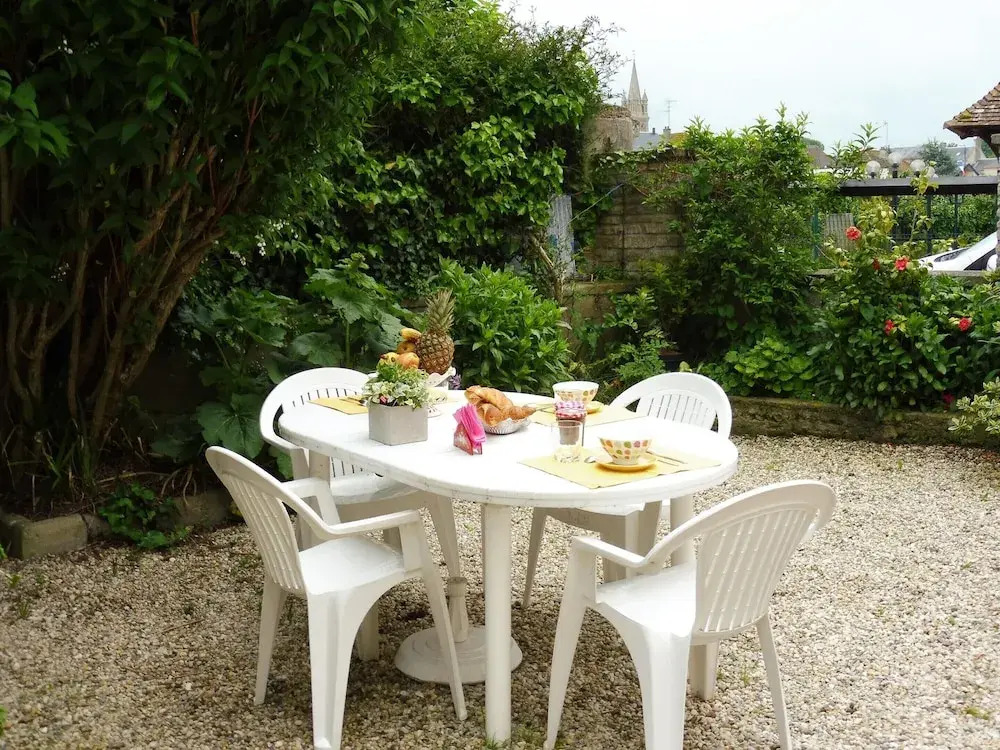 Holiday Home in Arromanches by Sandy Beach
