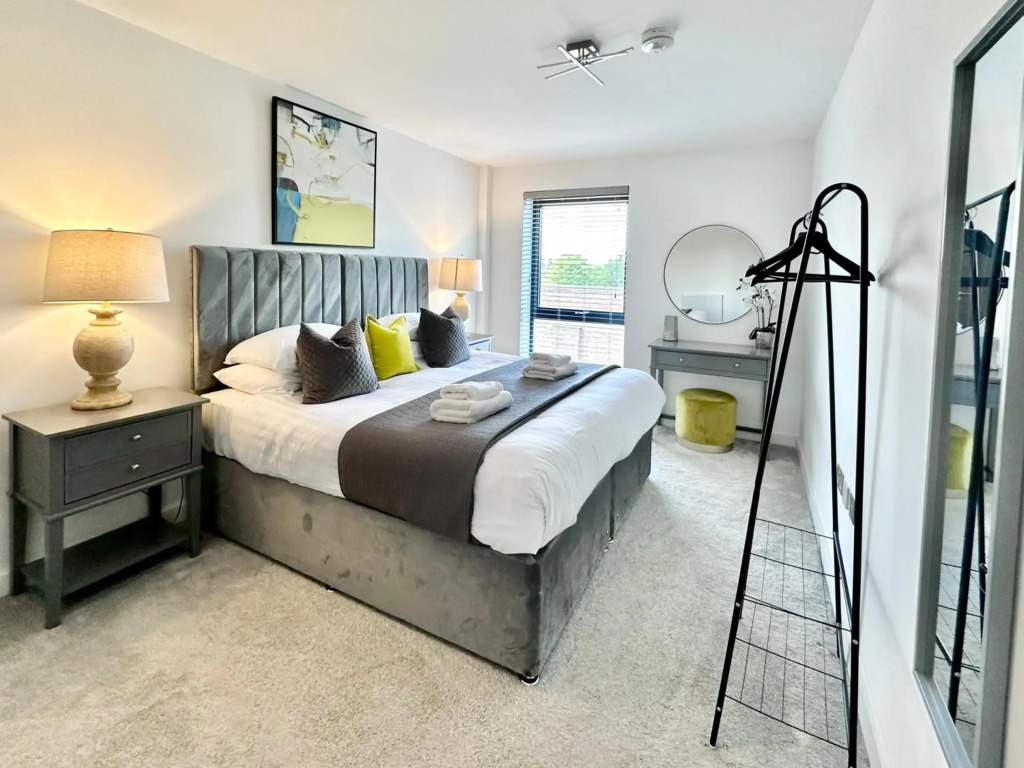 Icona Luxury Apartment - Minster Views & Allocated parking
