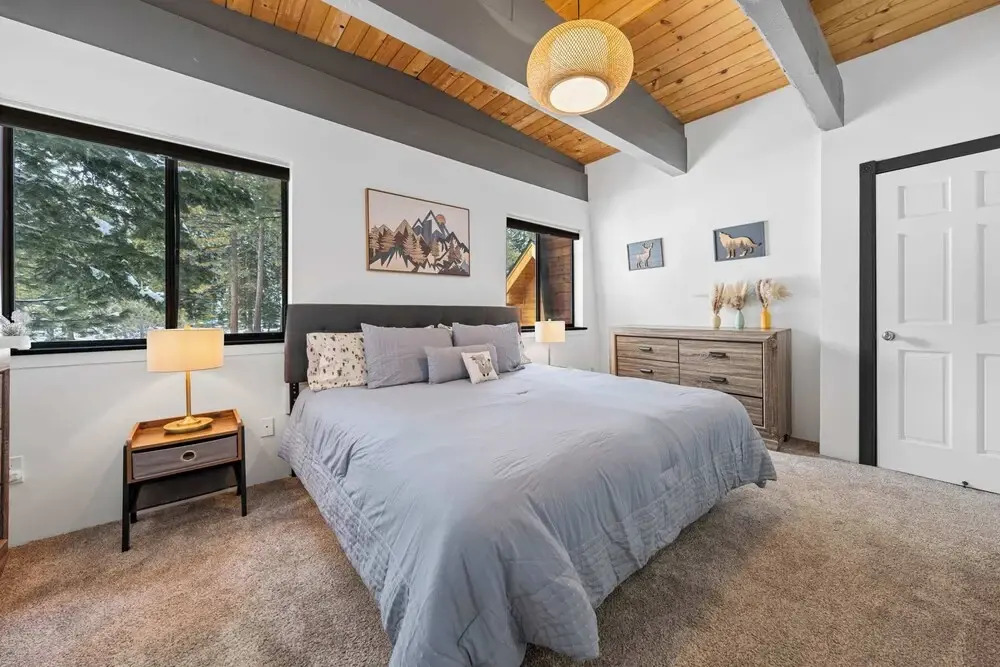 Tahoe City Retreat For 8!