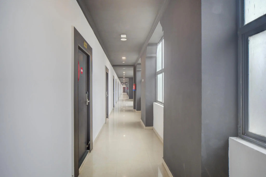 OYO Townhouse 430 Everest Hotel