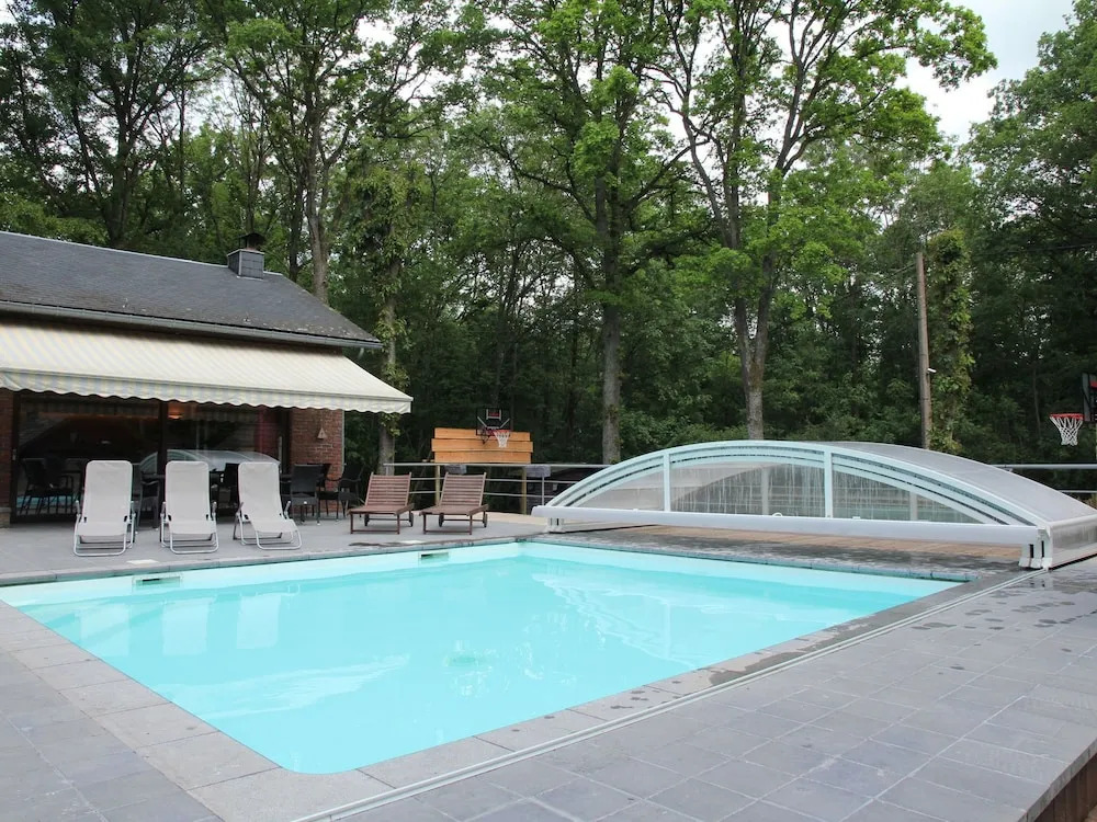 Cozy Villa in Marche-En-Famenne with Private Pool
