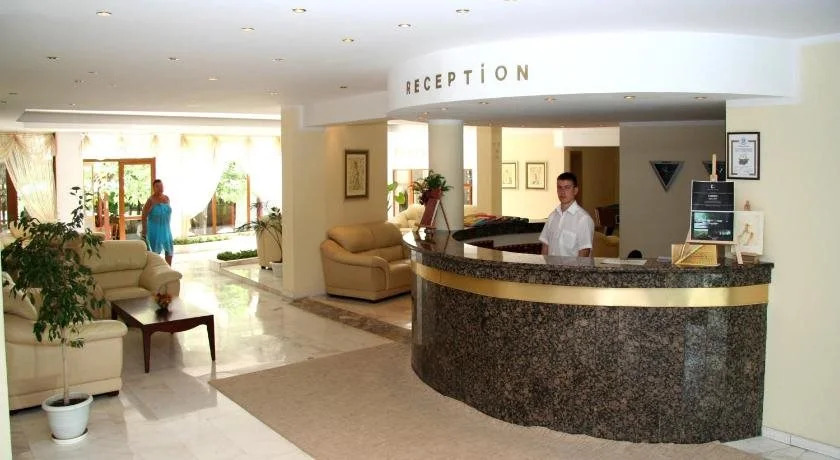 Oasis Park Hotel