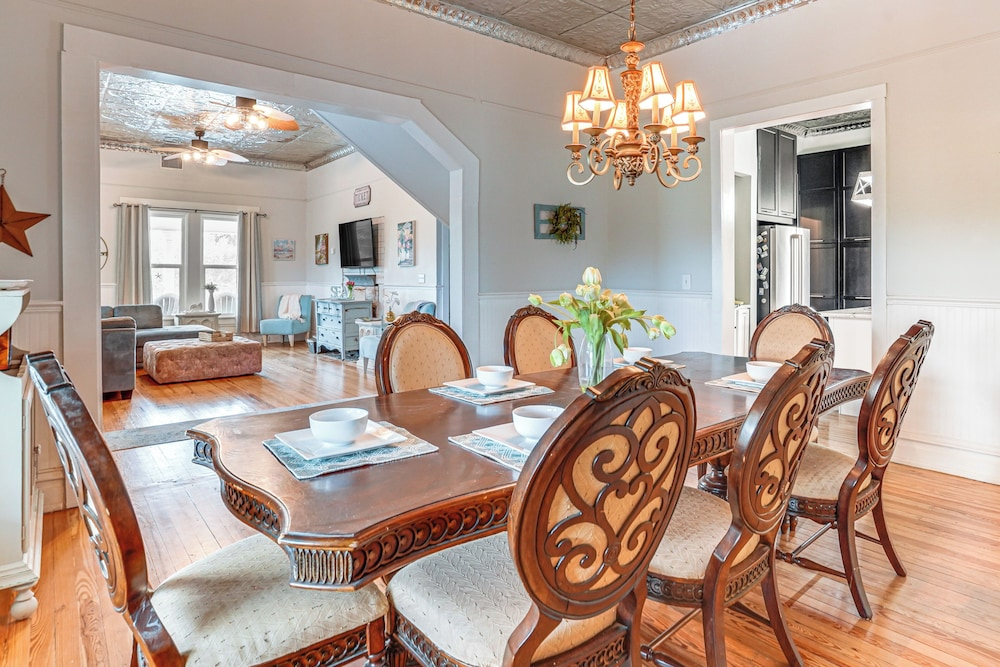 Families Welcome! Historical Hideaway in Palmetto