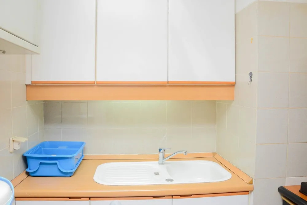 Stylish and Posh Studio Park Royale Apartment