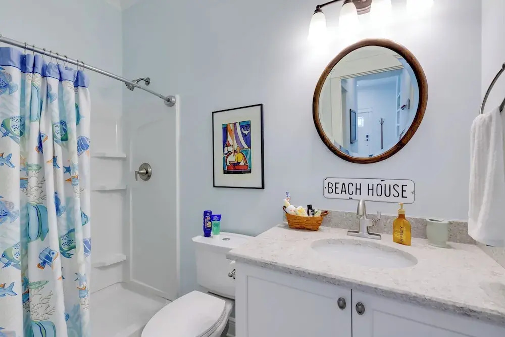 Harbor Oaks Haven: Walk to Front Beach & Downtown!
