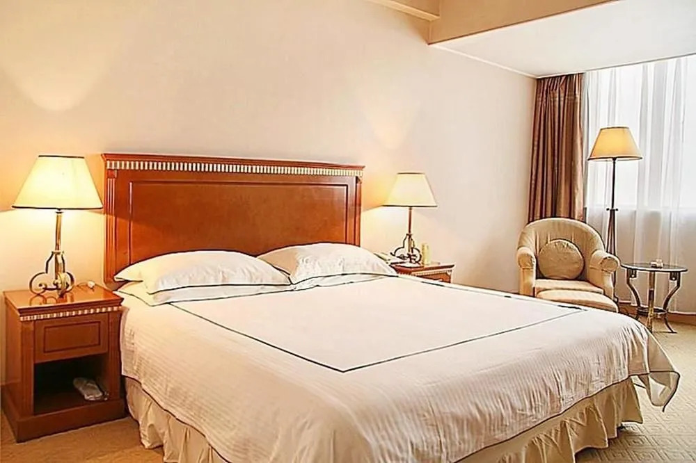 Jinlun Hotel