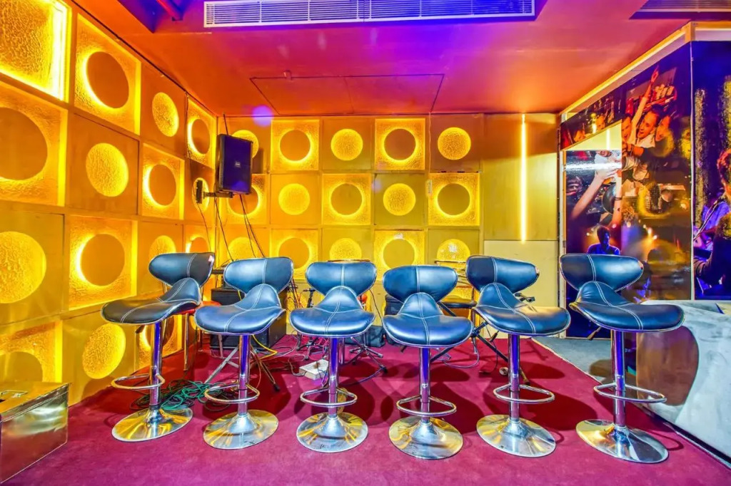 FabHotel White Klove - Nr New Delhi Railway Station