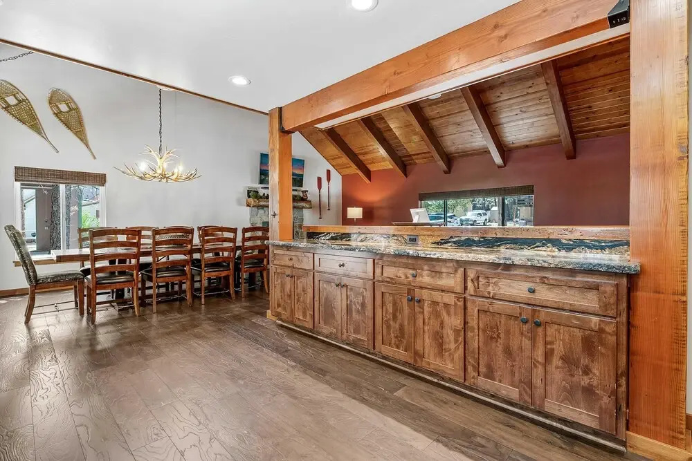 108 - Rustic Ridge Manor