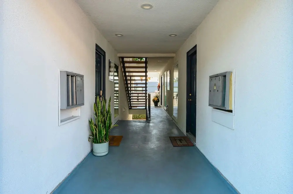 Foothills Oasis w Private Balcony Free Parking 3