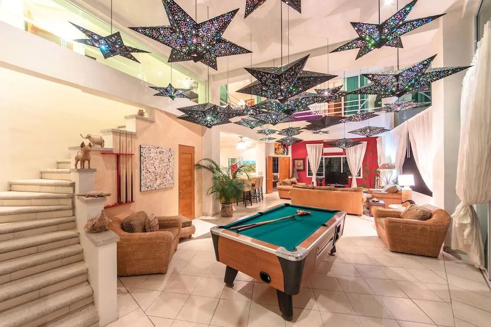Luxury villa rental, Casa Yvonneka