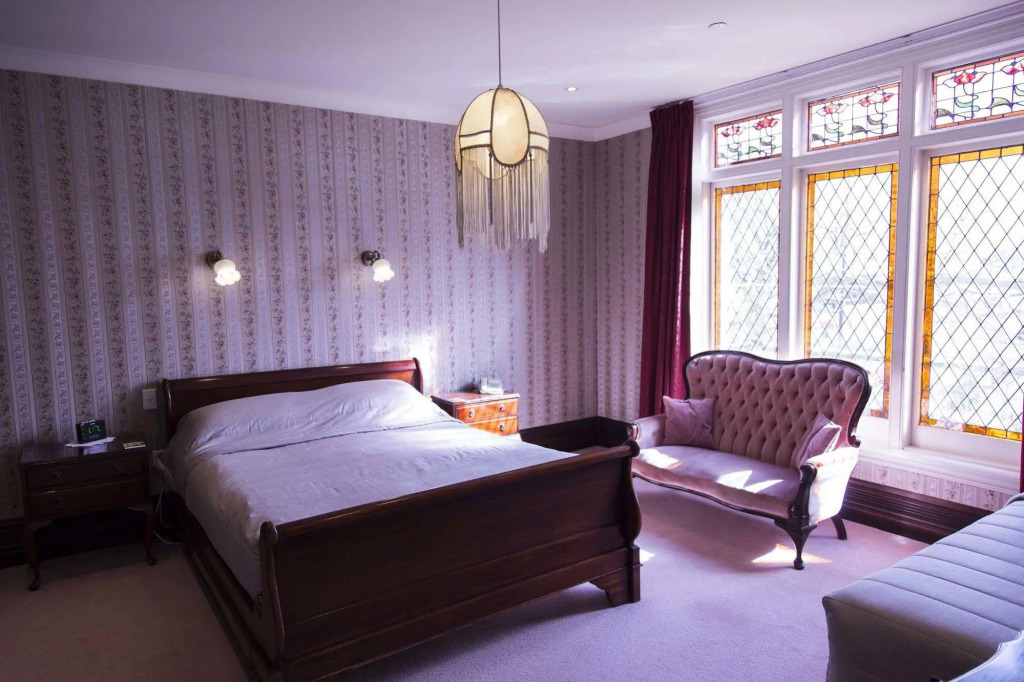 Eliza's Manor
