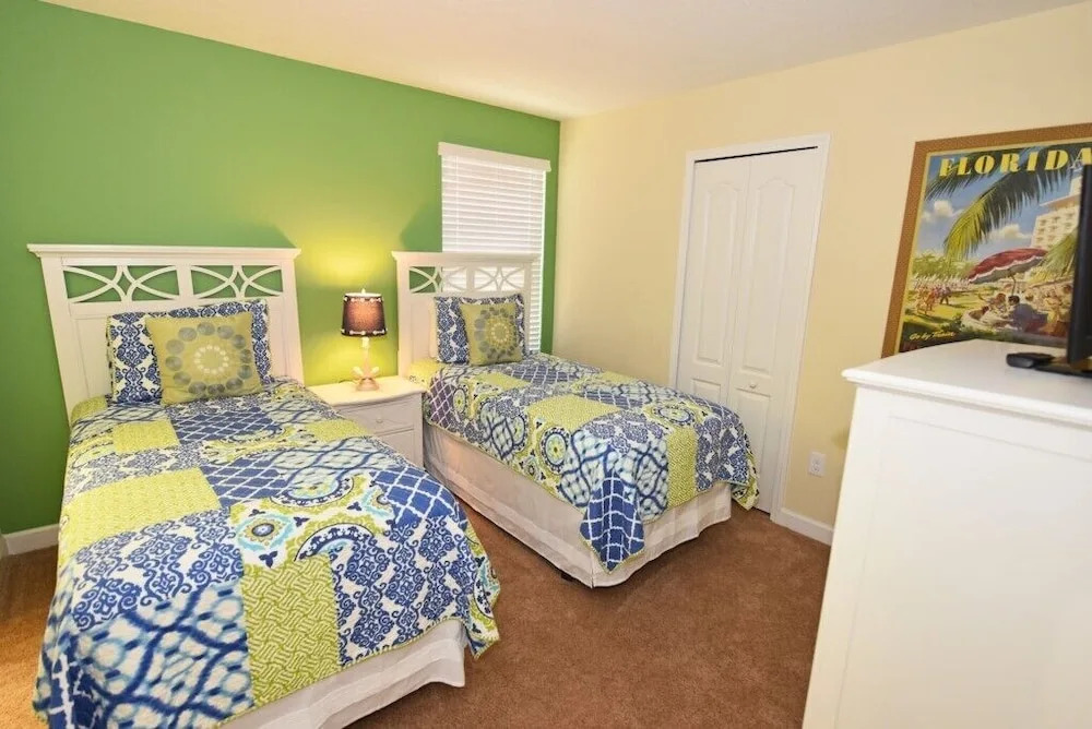 Champions Gate 6 Bed/6 Bath South Facing Pool 6 Bedroom Home