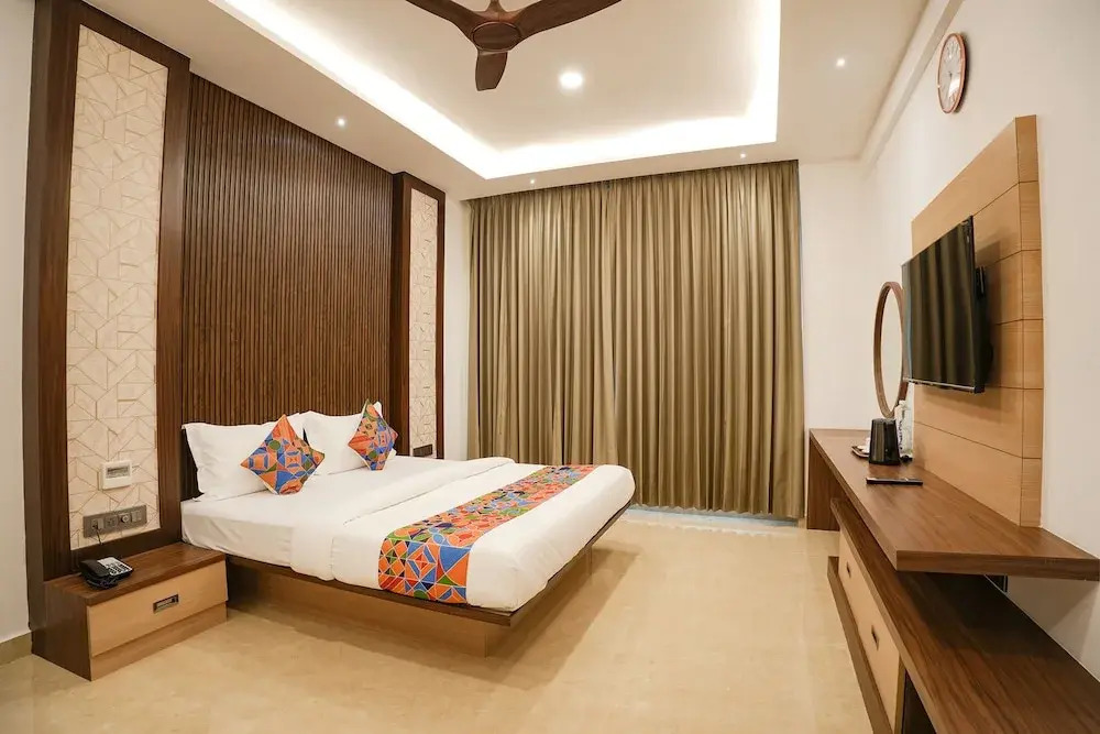 FabHotel 7 Hills