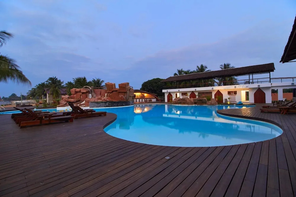 Aqua Safari Resort